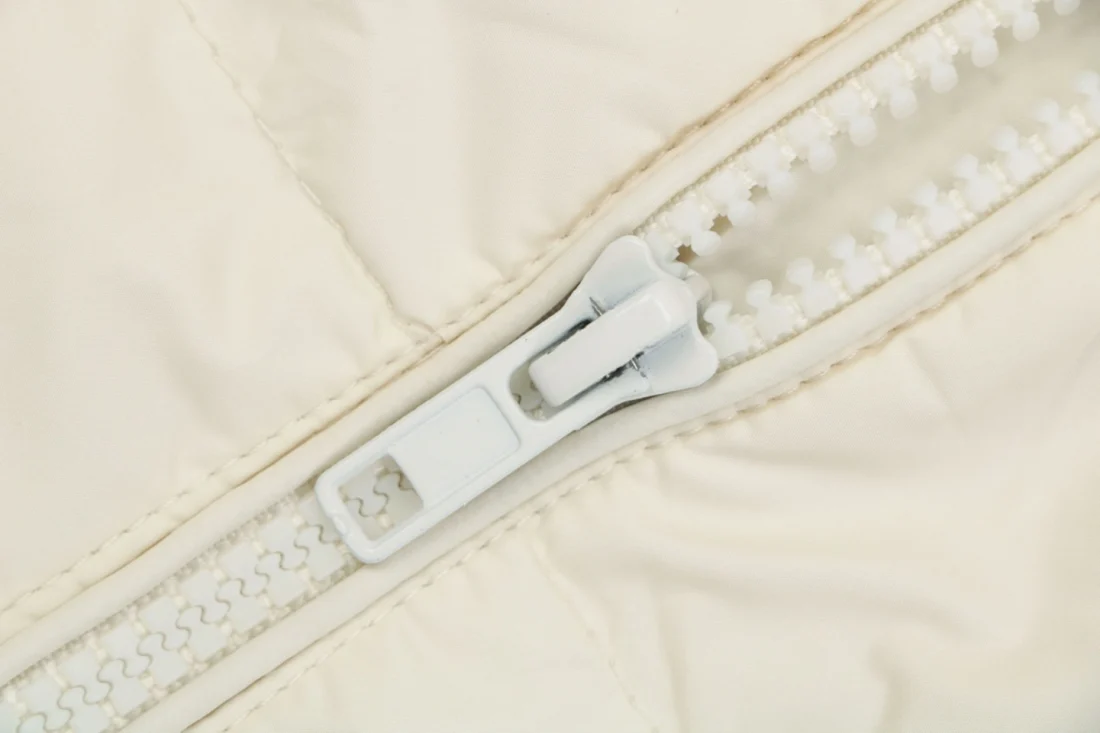 Ralph Lauren Pony Logo Quilted Down Puffer Vest beige Zipper puller